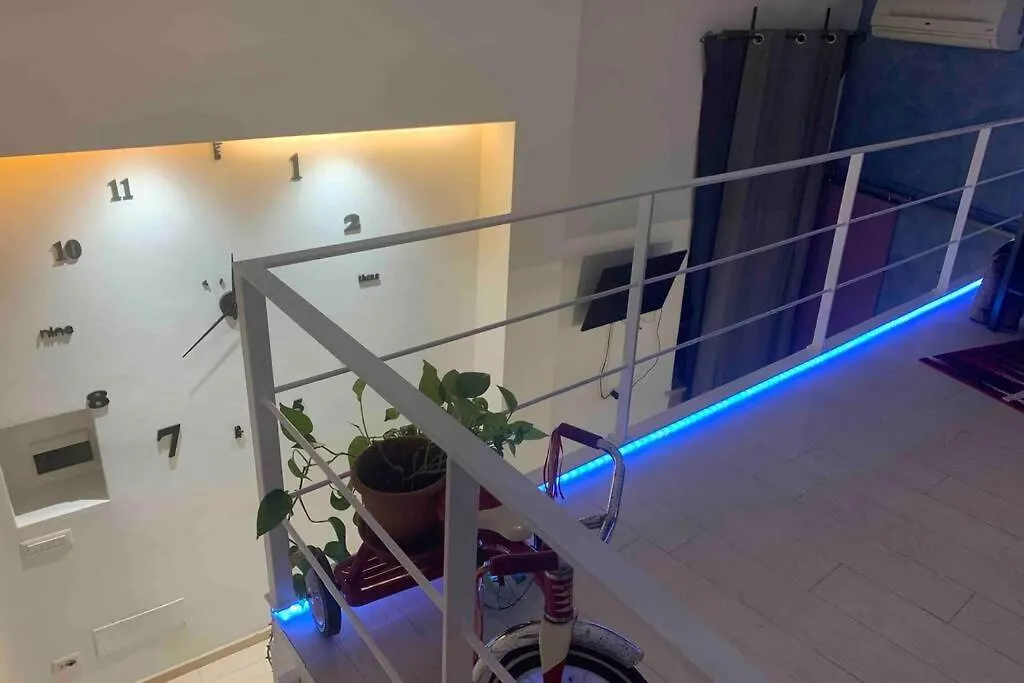 Small Mezzanine Apartment Colosseo Roma