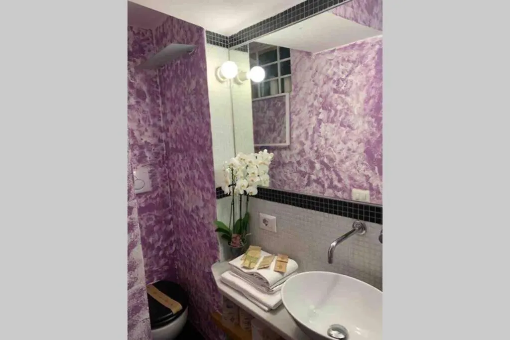 Small Mezzanine Apartment Colosseo Roma 0*,
