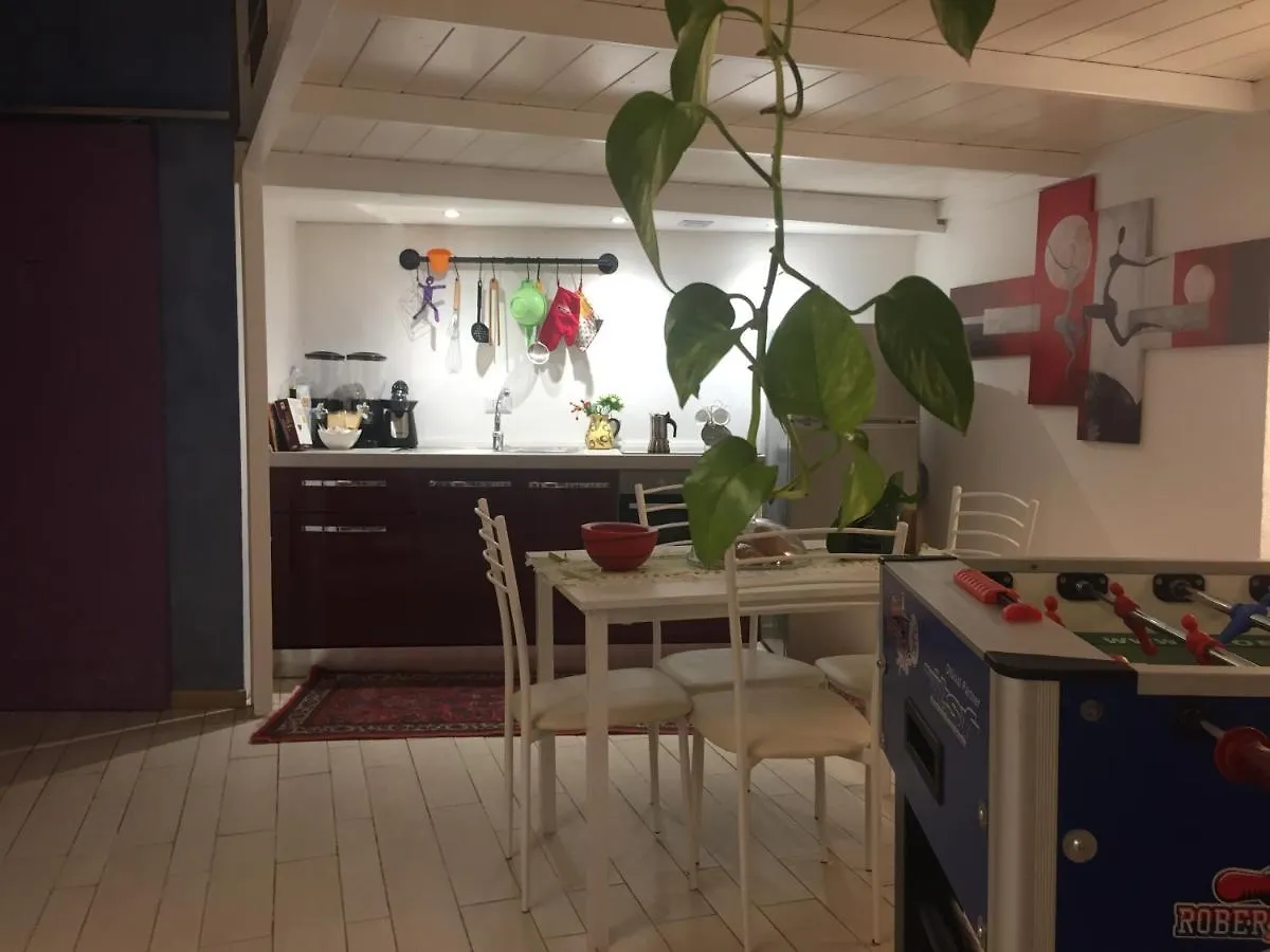 Small Mezzanine Apartment Colosseo Roma